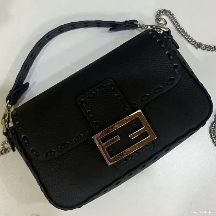 Vintage HOT Mini Leather Bag Cuoio Baguette Black Fendi Selleria In Romano 0510